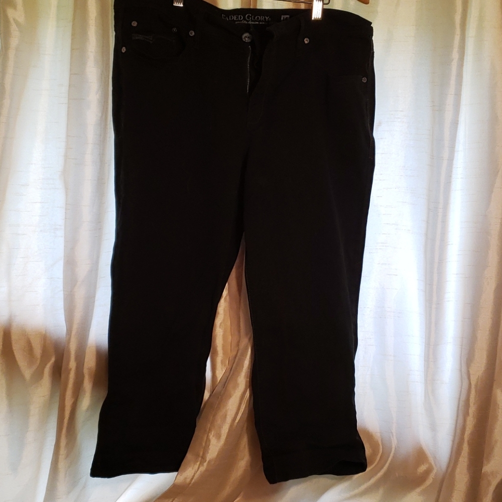 Black Capri Jeans